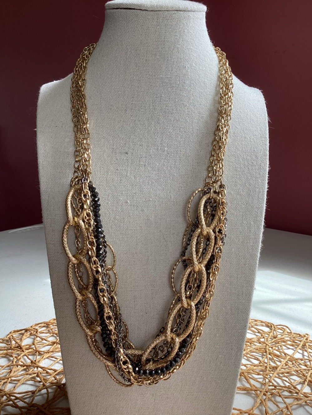 Elegant Gold Tone and Black Chain Necklace